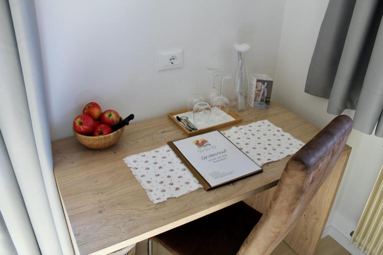 Gruberhof Bed & Breakfast Postal / Burgstall Ngoại thất bức ảnh
